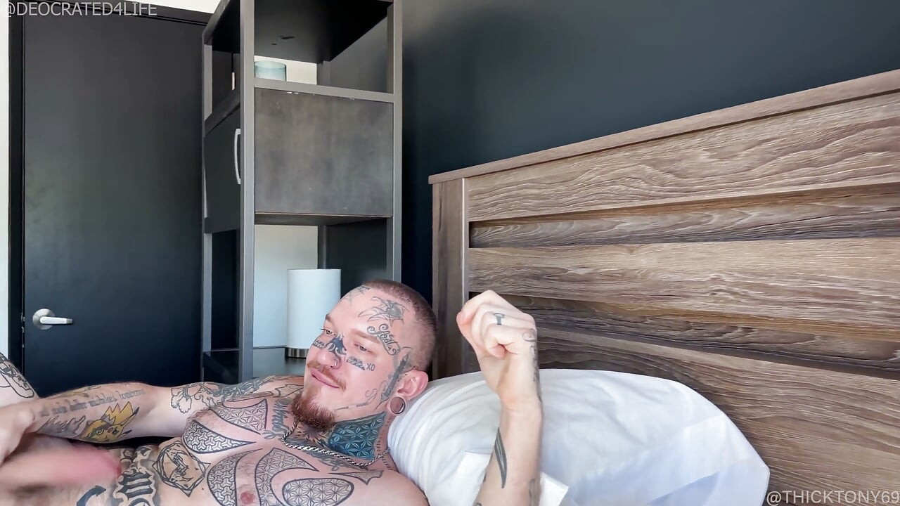 Brandon przyjmuje grubego Tony'ego