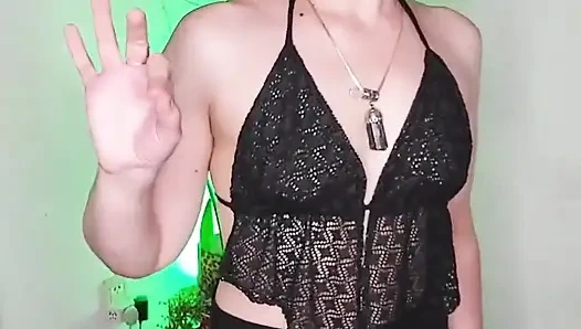 Я заставляю моего куколда выбрать стринги, чтобы я могу трахнуть другого мужчину!!