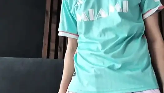 Soccer Twink mastürbasyon yapıyor