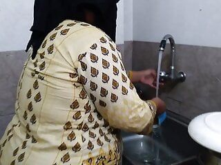 (dapur ne jabardast meri chudai) tetangga toket besar tamil muslim hot bibi saat memasak - india seks