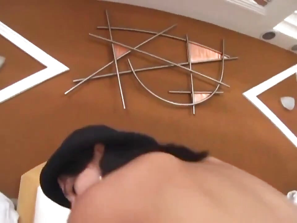 Ogroman crni kurac u trans ženi