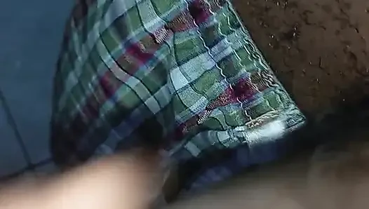 Yarağıma masaj yapıyor