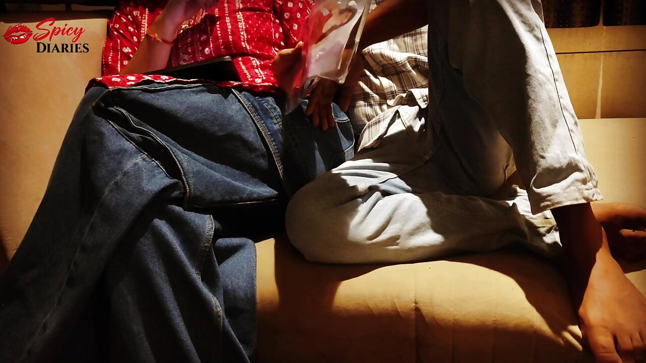Indische Desi Jija Sali seks, zwager schoor slipje aan schoonzus