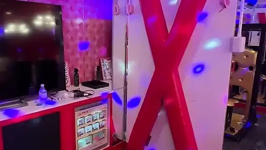 Experience a simulated SM play session with an 18-year-old!