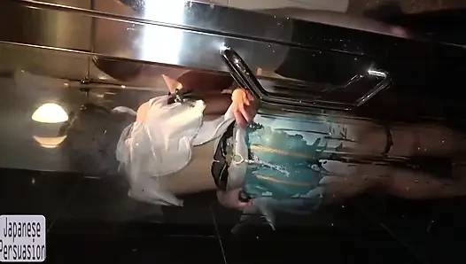 Schleimige tittenfick-Fantasie, vollbusige cosplay-schönheit genießt einen weichen und verspielten moment mit Schaum gefüllt