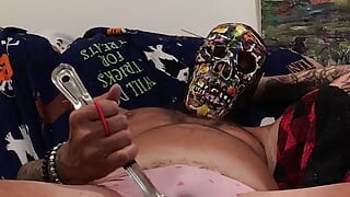 Superheld mit großem schwanz, rosa höschen und ein riesiger schwanzlöffel
