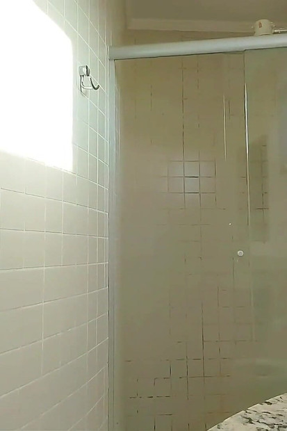 Istuširala sam se gola u hotelu i odlučila se pokazati ljudima.