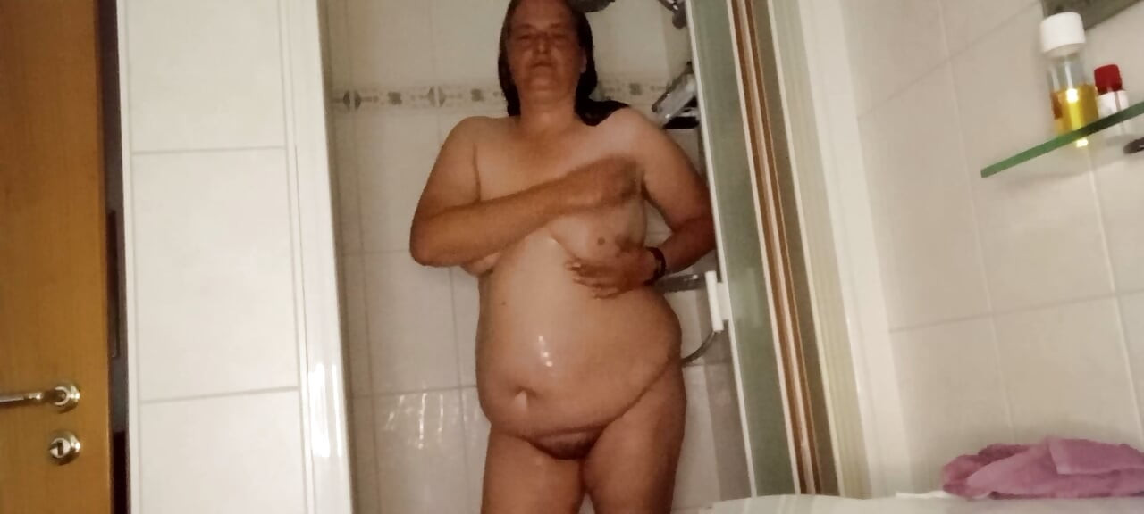 MILF 53 – Shower Tease, I Spread My Big Ass