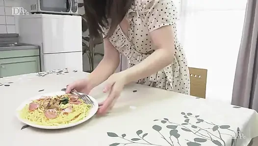Pacarku yang nggak pernah ketemu lagi melahap chihiro selangkanganku
