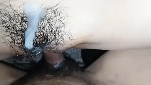 Lust, ein perfektes landmädchen bekommt einen tiefen orgasmus-squirt