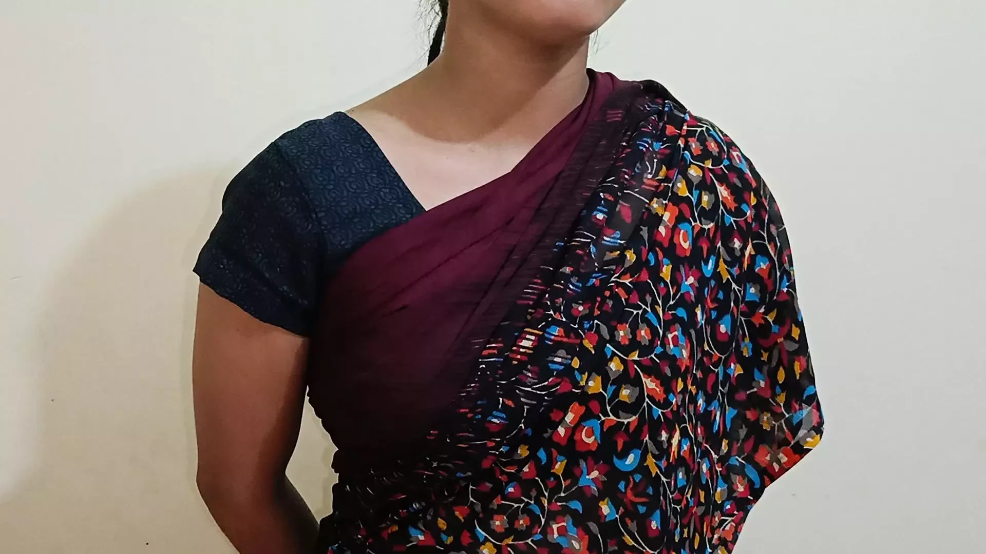 Room malik ne naukrani ko choda utha utha kar  episod