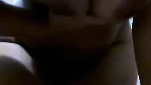 Pertunjukan pantat & ketiak desi toket besar