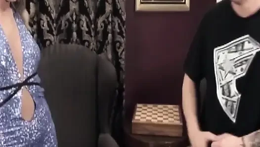 Reife blonde MILF reitet großen schwanz hart für gesichtsbesamung