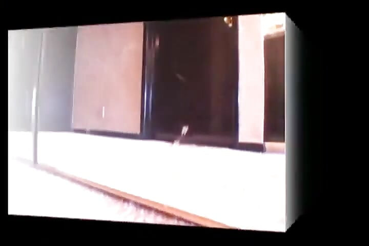 Chica hace garganta profunda y es follada por dos grandes pollas- sexo en trío