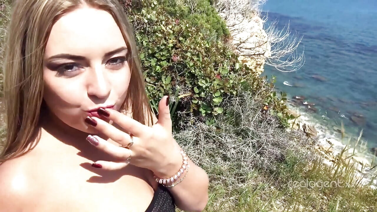 Daniella Margot have real orgasm with an ocean view