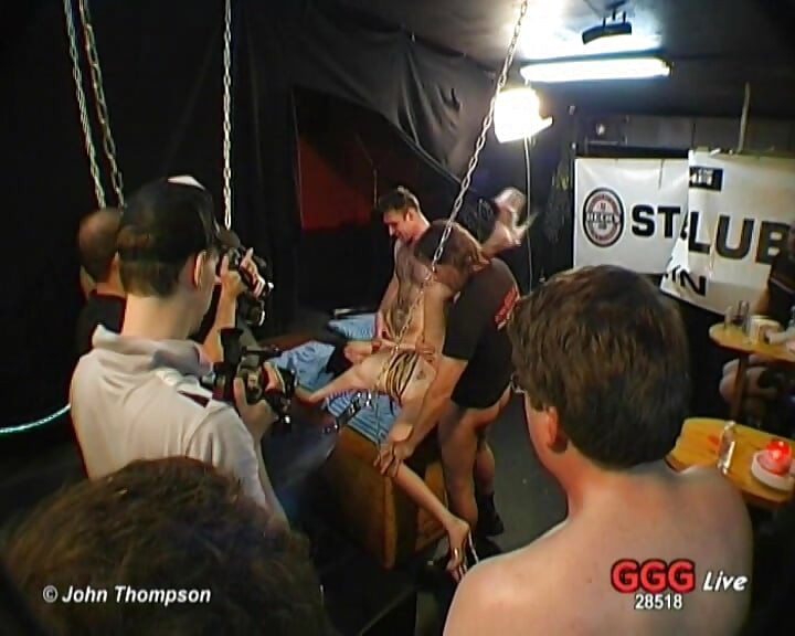 Ggg - Live-gangbang-party - Adina Nimmt Es Mit Mehreren Typen Auf Und Bekommt Eine Unordentliche Gesichtsbesamung