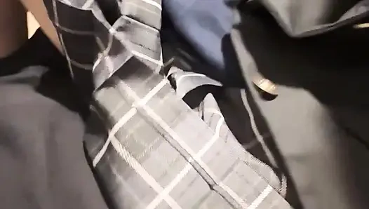 Gadis mungil 18 tahun, rekaman smartphone ultra-realistis. Disimpan ke rol kamera! Video pulang sekolah