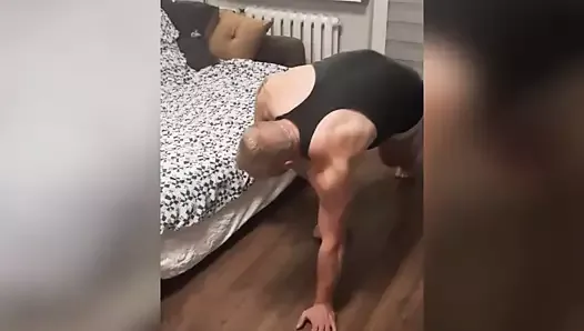 Push ups almost naked and go naked