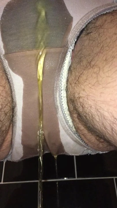 Back to pissing in Iltwlp's panties