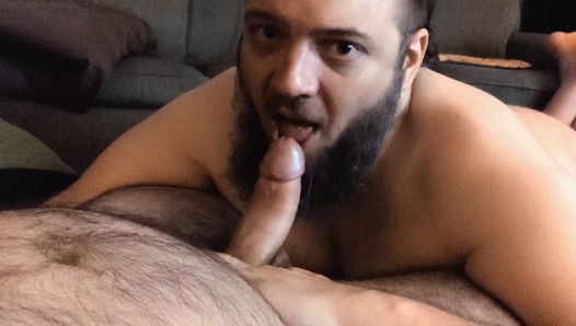 "Hog heaven # 1" Kurzes blowjob-video, in dem schnurrbart papi Don K Dick von dem sexy bär Rusty Piper - cornfedMTdads tief in den hals gefickt wird