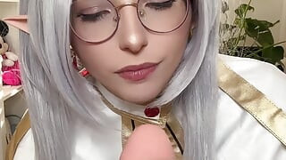 FRIEREN REAL LIFE HENTAI COSPLAY Mädchen gibt geilen BLOWJOB
