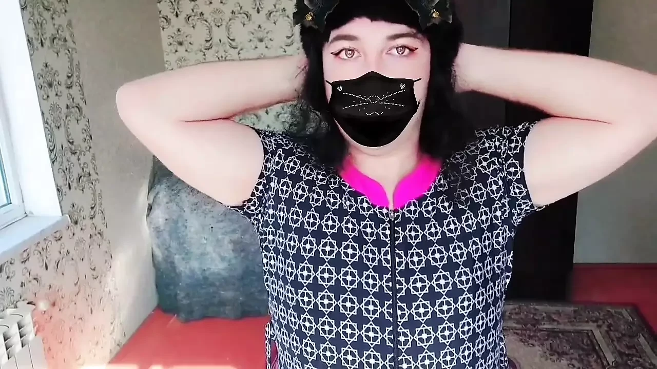 Maison, modèle de cosplayeur crossdresser de kitty, coupe mince, ladyboy, shmsle, tapette, femboy