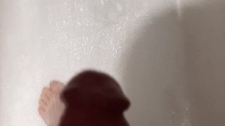 Masturber dans la douche