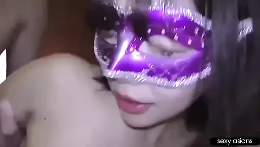 Istri nakal ini bergerak dengan sempurna dan menghasilkan performa yang luar biasa