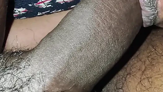 Hallo liebt heute einen kleinen blowjob, weil er plötzlich wichst