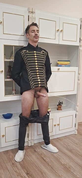 Thomas. Stepdaddy Sucking Young Dick off. Pissing After Cím.