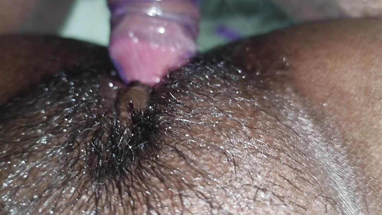 Boyfriend ne Condom Laga Ke Chod Diya