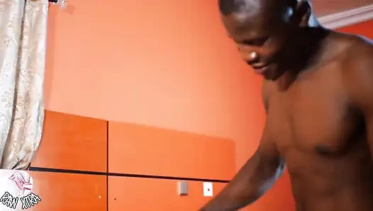 Abang tiri ngentot toket dan memek adik tirinya di kamar sepulang kuliah