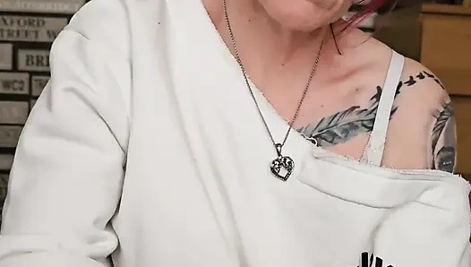 Edepsizce Konuşan Evli Kadın Beni Yeni Arkadaşıyla Aldatıyor