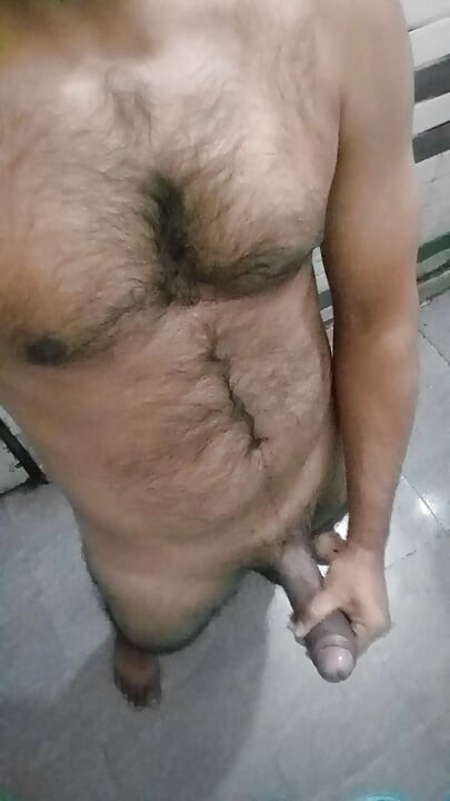 Dost Ki biwi Ki chut dekh kar apna lund bathroom me hilaya