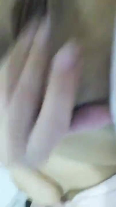se masturba para el novio1