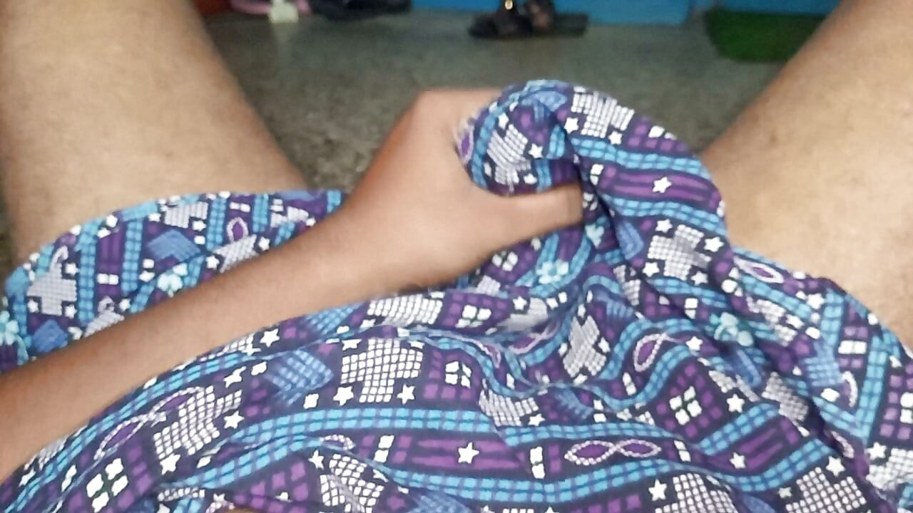 我的印度大黑屌在戶外酒店自慰