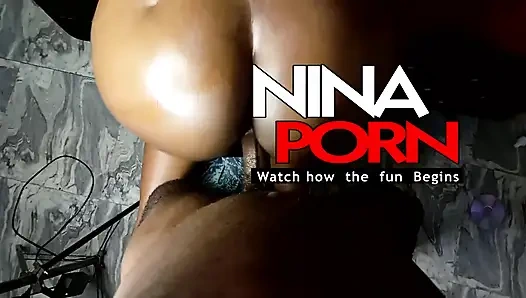 Cewek semok kulit hitam ini dientot gaya doggy habis-habisan sampai matanya meremek