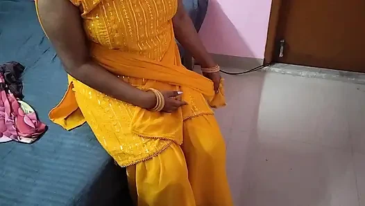 Stepbrother ne muje apna lund chusne bola aur meri chut ki seal todi