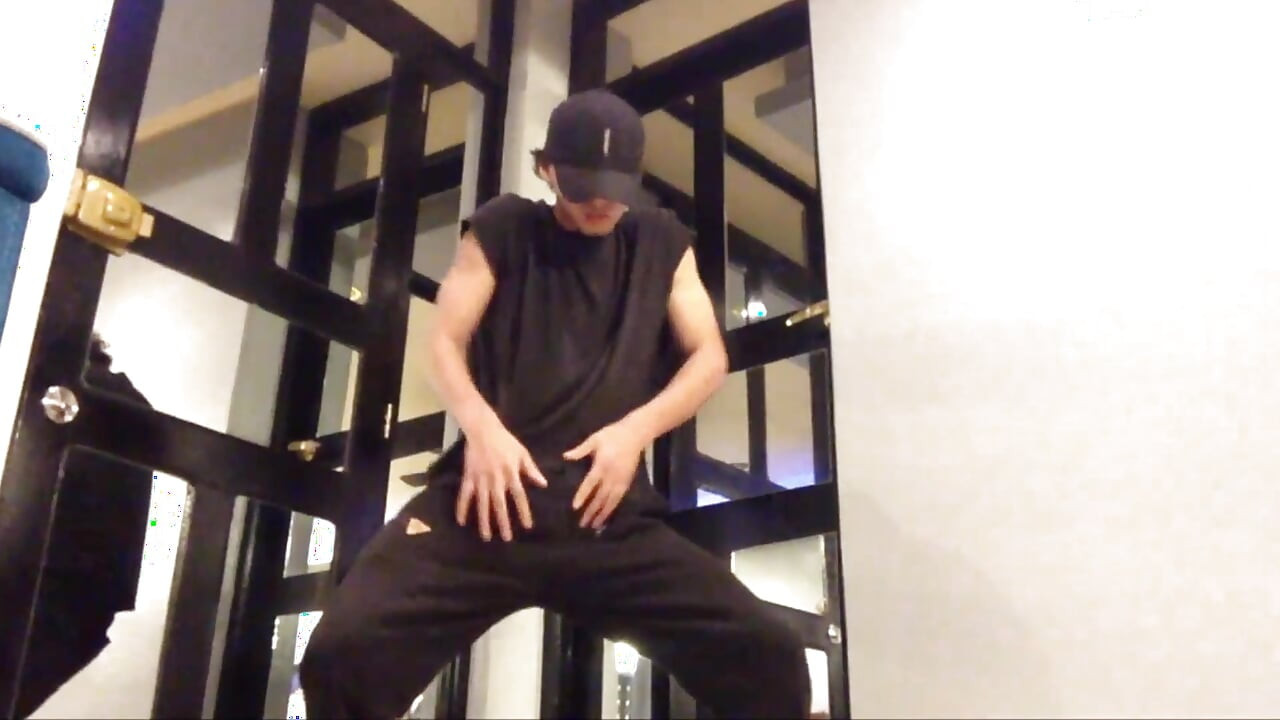 Young dancer shows me his talent with his happy ending!