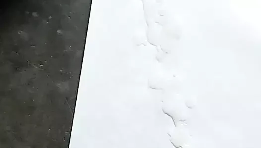 Azgın adam sınırı aşıyor!