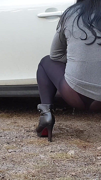 Peeing in My Pantyhose