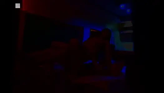 Ihre Erektion im Motel mit rotem Licht Teil 2