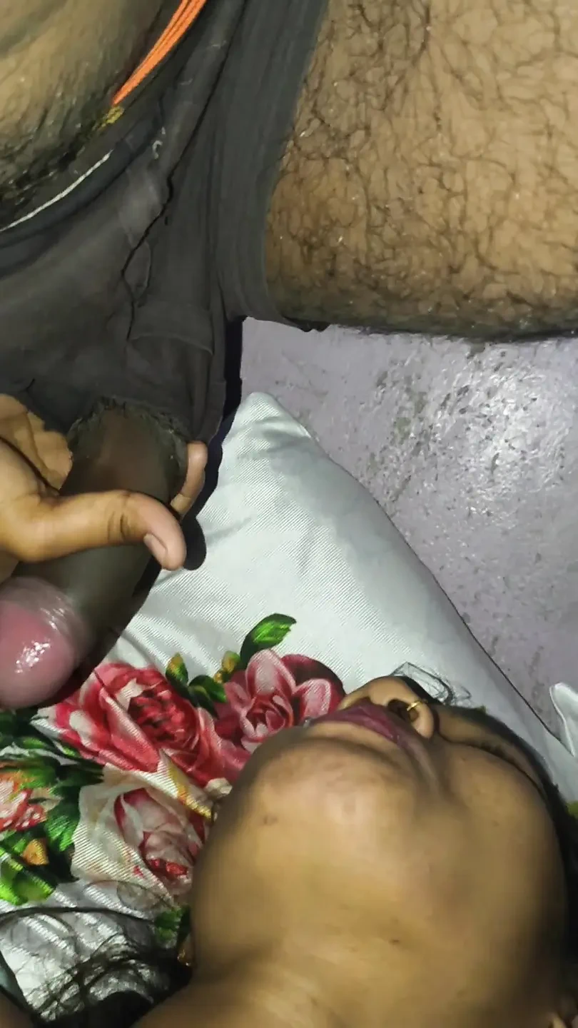 GF ko ghar bula ky  khub maje kiye