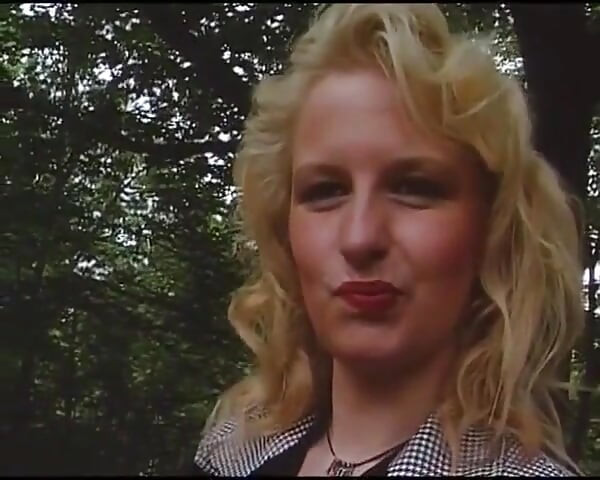 Se den här tyska blondinen ha speciell tid på sin första casting