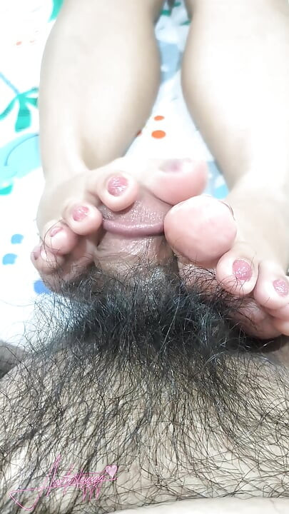 Acoletteyyy Did Not Stop Rubbing Her Cute Rounded Asian Toepads on His Cock Head After Cumming