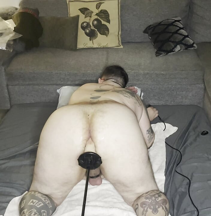 Fuck machine fucks my big ass doggy style