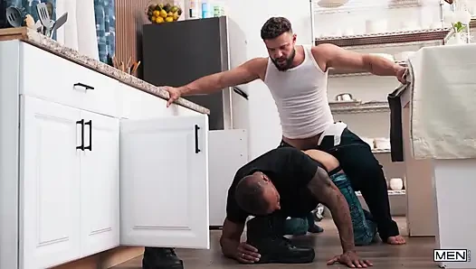 Erkekleri sıkıştır