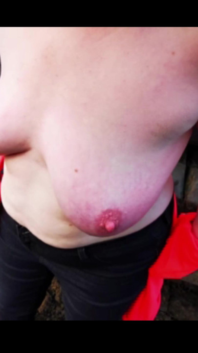 Open zipper slapping her tits