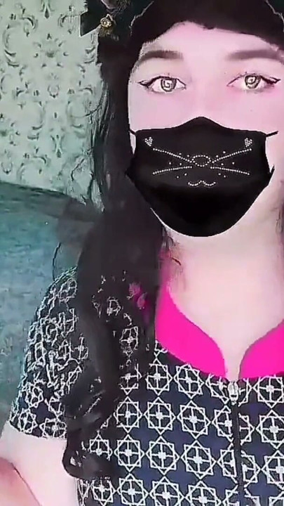 Masturbasi waria di rumah bagian pertamanya muncrat di bagian kedua | Klip 1