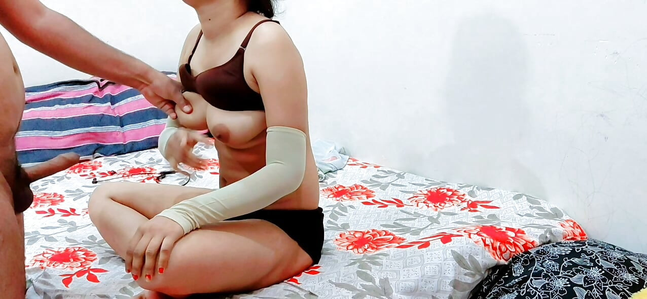 Desi indyjski przyrodni brat i przyrodnia siostra gorące i seksowne uprawianie seksu w nocy w hindi